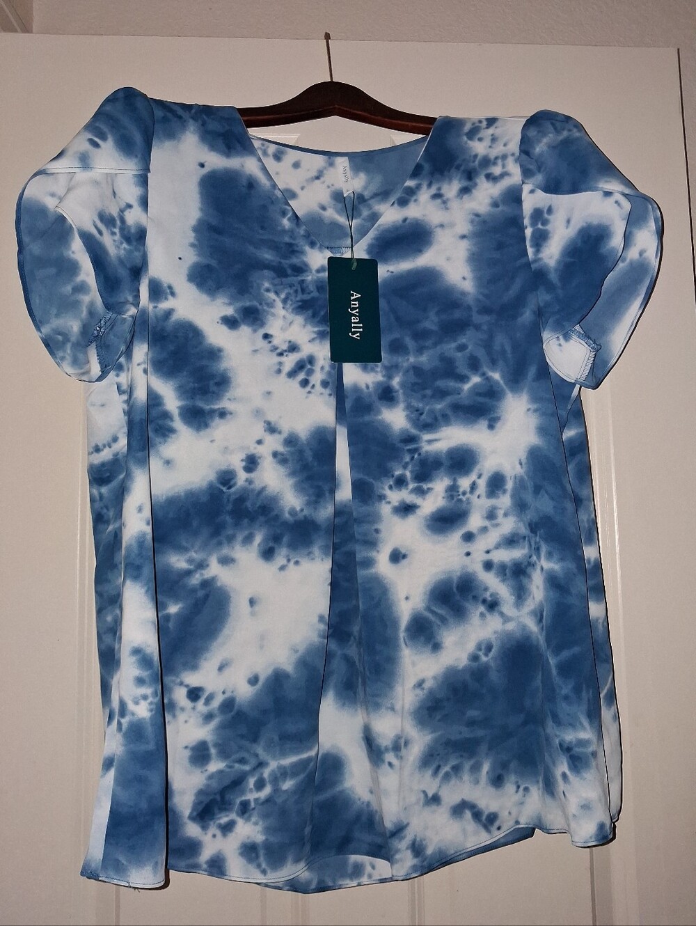 New With Tags 4 PACK Light Blue & Navy & Blue & White/Blue Anyally Blouse's - Picture 8 of 16